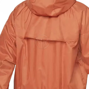 Ensemble short coupe-vent respirant à capuche élégant pour l'hiver avec un look moderne, une sensation légère et un design décontracté - Product Image 6