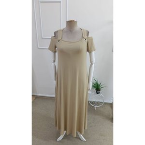 Robe longue en viscose pour femme, col rond, épaules dénudées, avec détails à œillets, 37249 - Or - Product Image 2