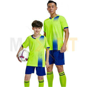 Uniforme de football à séchage rapide de meilleure qualité, uniforme de football respirant de bonne qualité fabriqué sur mesure par les entreprises MAXFIT - Product Image 1