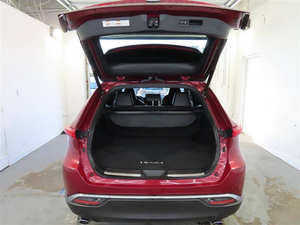 Venza X-LE LHD 2022 Usado en Buen Estado - Product Image 3