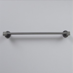 Porte-serviettes en métal de qualité supérieure avec garniture en laiton gravé Artisan conçu à la main pour l'intérieur décoratif salle de bain de luxe fonctionnelle - Product Image 1