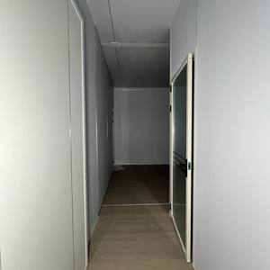 Cadre blanc personnalisé de 40 pieds en blanc ange Deux chambres à <span class=keywords><strong>coucher</strong></span> Trois salles de bain <span class=keywords><strong>et</strong></span> <span class=keywords><strong>dressing</strong></span> Maison extensible à toit plat - Product Image 6