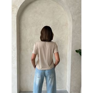 Camiseta de Punto Lisa 100% Algodón Color Gris Piedra para Hombre TOPSHOW con Detalle de Costura Oculta, Ideal para Pedidos al por Mayor - Product Image 5