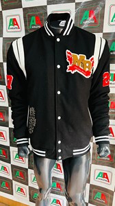 2025 Veste universitaire OEM Top Bomber Design noir de jais avec col montant et broderie d'hiver chaude Veste lourde à bon prix - Product Image 4