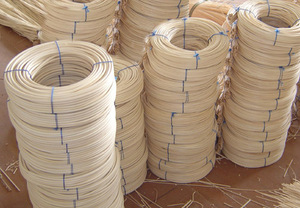 Material de núcleo de ratán natural para la producción de muebles de interior y exterior fuerte flexible con artesanías de mimbre de patrón decorativo - Product Image 4