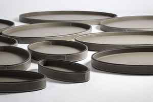 Bandeja de servicio de cuero portátil para estante multiusos con estructura ligera y lados profundos para un uso fácil en cualquier habitación - Product Image 6