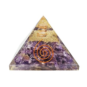 Meilleure vente pyramide d'orgone en améthyste naturelle pour la guérison et la méditation, décoration à vendre Agate de Soha - Product Image 1