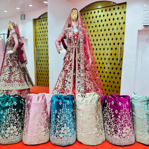 Heavy Bridal Shrug Lehenga Set con base de terciopelo, piedras Jarkan, Dupatta y cinturón Trending Winterwear para novias - Product Image 1