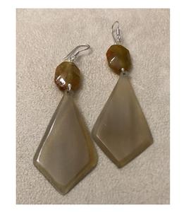 Pendientes de resina geométricos de moda de Europa y Estados Unidos, elegantes pendientes de joyería de gama alta al por mayor - Product Image 1