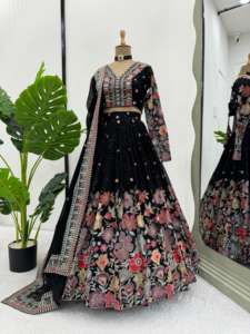 Lanzamiento de un Nuevo Lehenga Choli de Diseño Moderno con Conjunto de Dupatta, Tela de Rayón, Choli para Fiestas - Product Image 4
