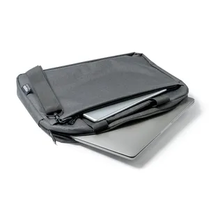 Borsa Promozionale Sostenibile Amaryllis in RPET, Valigetta Ecologica per Gadget - Product Image 6