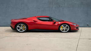 Auto Usado 2024 296 GTB Sedán RWD de Alto Rendimiento, Motor 4.1-6L, Transmisión Automática, 150-200Ps, 200-300Nm Torque, Asientos de Cuero - Product Image 2