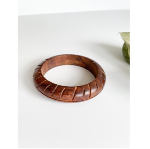 Brazaletes de Madera Impermeables Acabados a Mano con Textura Suave, Elegancia Tradicional, Colores Personalizados y Regalo Empresarial Apex Align - Product Image 1