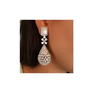 优质新款时尚设计女性钻石耳环，配有14 Kt真金钻石耳环，可定制克拉
