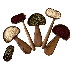 Cuchara de madera hecha a mano con mango corto para utensilios de cocina Fideos de madera Cuchara de olla caliente hecha de Vietnam - Product Image 1