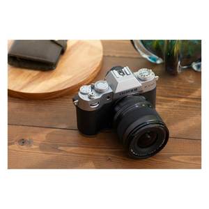 Appareil photo numérique sans miroir X-T50 40,2 MP argenté avec objectif 16-50 mm F2.8 4.8 R LM WR APS-C - Product Image 3