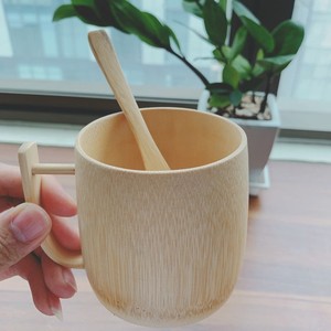 Vaso de Bambú con Asa con Patrón Artesanal Tallado, Estilo Europeo, Marca VGREENART - Product Image 4
