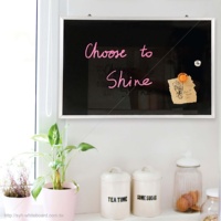 Tableau noir personnalisable SYH avec cadre en aluminium argenté, surface magnétique/écritable et options noir/vert, modèle MB-4560AT
