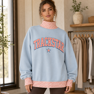เสื้อสเวตเชิ้ตคอเต่าทรงโอเวอร์ไซส์สำหรับผู้หญิง รุ่น TS-MN-061 ลายโลโก้สไตล์แคมปัส ผ้าฟลีซหนานุ่ม แบรนด์ Trackstar รับผลิตแบบ OEM และ Private Label - Product Image 2