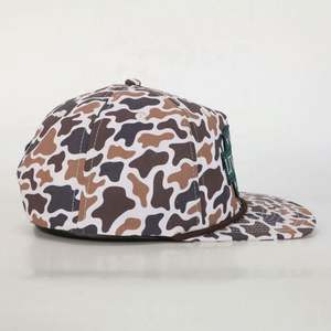 Gorra de Golf Deportiva de 5 Paneles con Logotipo de Camuflaje de Pato Impreso Digitalmente, Estilo Clásico, con Visera Plana, Sin Estructura y Cierre a Presión - Product Image 4