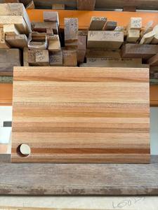 Planche à découper en bois élégante Planche à découper de cuisine durable Idéale pour les restaurants, les cafés et la préparation alimentaire professionnelle - Product Image 2