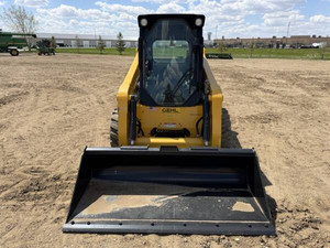 Composants essentiels du moteur de chargeuse sur pneus diesel jaune Gehl Skid Steer Loader - Product Image 2