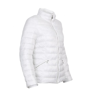 Parka con capucha de piel 2025 para mujer, chaquetas de invierno para mujer, chaqueta acolchada transpirable de venta Popular de peso ligero para mujer - Product Image 5