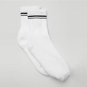 Calcetines Deportivos de Tobillo de Poliéster/Algodón Transpirables al por Mayor para Hombre y Mujer, Diseño de Logotipo Personalizado, Impresión por Transferencia de Calor para Yoga - Product Image 1