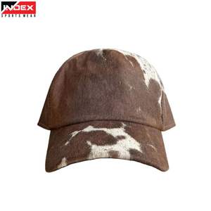 Gorro de Béisbol Hecho a Mano con Piel de Vaca Genuina - Gorra con Estampado Animal de Piel Natural - Gorro de Invierno de Lujo Unisex - Product Image 1