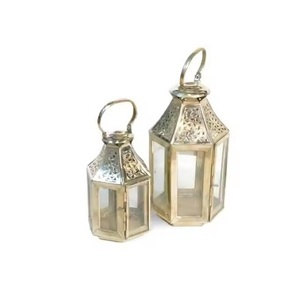 Faroles Marroquíes de Metal Dorado de Diseño Único con Vidrio Transparente Hecho a Mano para Decoración del Hogar, Bodas, Navidad, Ecológicos y Duraderos - Product Image 3