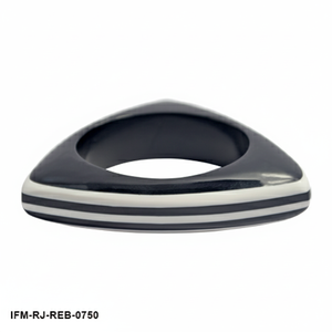 Brazalete de Resina Triangular Grueso con Rayas Blancas y Negras, Brazalete Geométrico de Estilo Retro Moderno para Mujer - Product Image 1