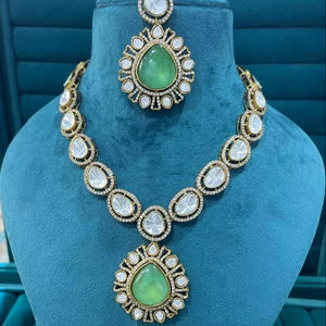 Conjunto de collar de diseñador de moda con aspecto de fabricación india, joyería de moda india para mujeres y niñas, ropa de fiesta - Product Image 1