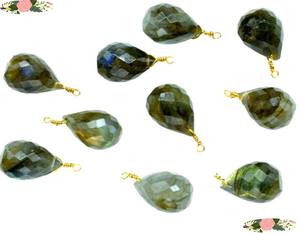 Colgante de Labradorita Facetada en Forma de Gota de 9x12mm, Hecho a Mano, en Plata de Ley Chapada en Oro, Joyería de Moda para Todos - Product Image 1