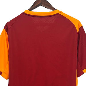 เสื้อฟุตบอลผ้าโพลีเอสเตอร์100% แบบผ้าแห้งเร็วชุดใส่เล่นฟุตบอลสำหรับฤดูร้อนฤดูหนาวกางเกงขาสั้นแบบย้อนยุค - Product Image 2