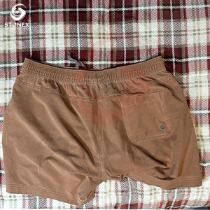 Short coupe-vent d'été décontracté pour hommes en polyester avec taille élastique et poches de couleur unie orange pour un usage quotidien - Product Image 3