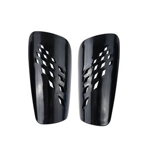 สนับแข้งพลาสติกแบบระบายอากาศได้สำหรับเด็กและผู้ใหญ่โลโก้ออกแบบได้ตามที่ต้องการ - Product Image 3