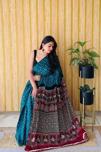 ผ้าไหมแท้พิมพ์ลาย Bandhej Gajji ผ้าส่าหรีจากนักออกแบบที่สวยงาม - Product Image 2