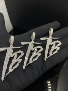 Pendentif unisexe en acier inoxydable poli haute brillance avec diamants CZ personnalisés, style hip-hop - Product Image 3