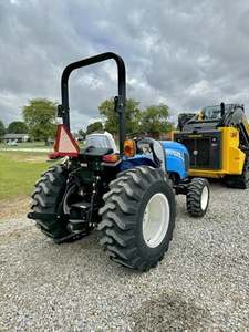 Claas pour New Holland Workmaster 37 4WD tracteur sur chenilles moteur Diesel 70hp 90hp 60hp 100hp pompe tracteur à roue à puissance nominale - Product Image 5