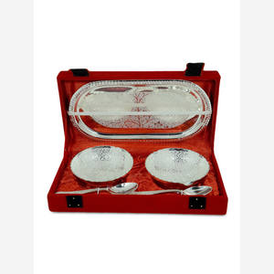 Ensemble de bols en laiton attrayant et les plus vendus avec plateau et cuillères Ensemble de bols et cuillères en métal de style zen asiatique en or disponible à bas prix - Product Image 4