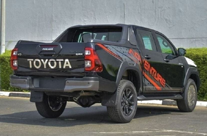 Toyota Hilux Adventure 4.0L 6 cylindres 235 ch essence transmission automatique 4x4 conduite à gauche, modèle 2024 d'occasion - Product Image 2