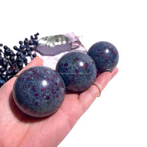 Esfera de cianita de rubí para meditación y piedra curativa, decoración del hogar, cristal y gemas, compra al por mayor de king gems - Product Image 5