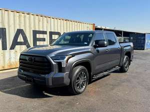 Nouveau/Occasion 2025 Toyota Tundra Double Cab SR5 Pick-up Transmission Automatique 300 - 399 CV - Product Image 6