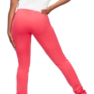 Ensemble de survêtement pour femmes de qualité supérieure, tenue élégante et durable en deux pièces - Parfait pour les modes de vie actifs 2026 - Product Image 1