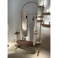 Miroirs muraux en verre encadrés de métal modernes personnalisables en gros, designs de luxe pour salons, hôtels, bars, décoration intérieure, directement de l'usine