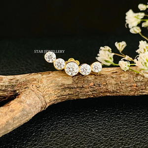 Boucles d'oreilles clous grimpantes en or rose et or blanc avec cinq diamants naturels sertis invisibles en or massif 14 carats, bijoux fins - Product Image 3