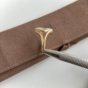 Bague de fiançailles en diamant cultivé en laboratoire de taille Celeste-Moval - Product Image 3