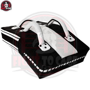 Bouclier de frappe haute performance en cuir et PVC pour l'entraînement au karaté, au taekwondo et au MMA - Product Image 4