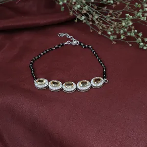 Bracelet élégant pour femme en argent plaqué 925 avec topaze ovale et perles, bijou classique, cadeau idéal - Product Image 4