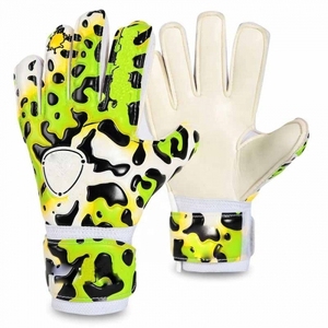 Gants de gardien de but fabriqués au Pakistan avec le service OEM Gants de gardien de but personnalisés avec votre propre logo pour adulte - Product Image 1